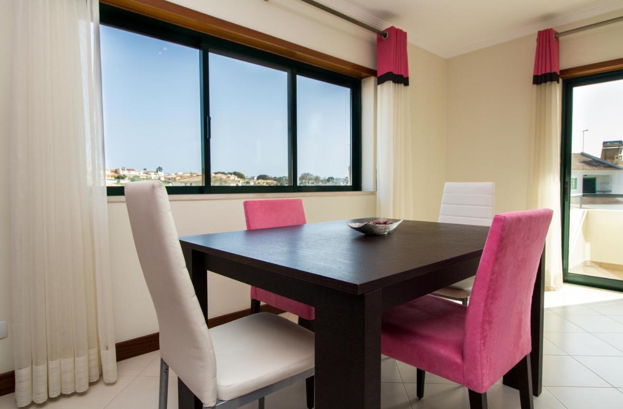 Family Apartment - Pool And Garden & Playground & Beach & Albufeira Ngoại thất bức ảnh