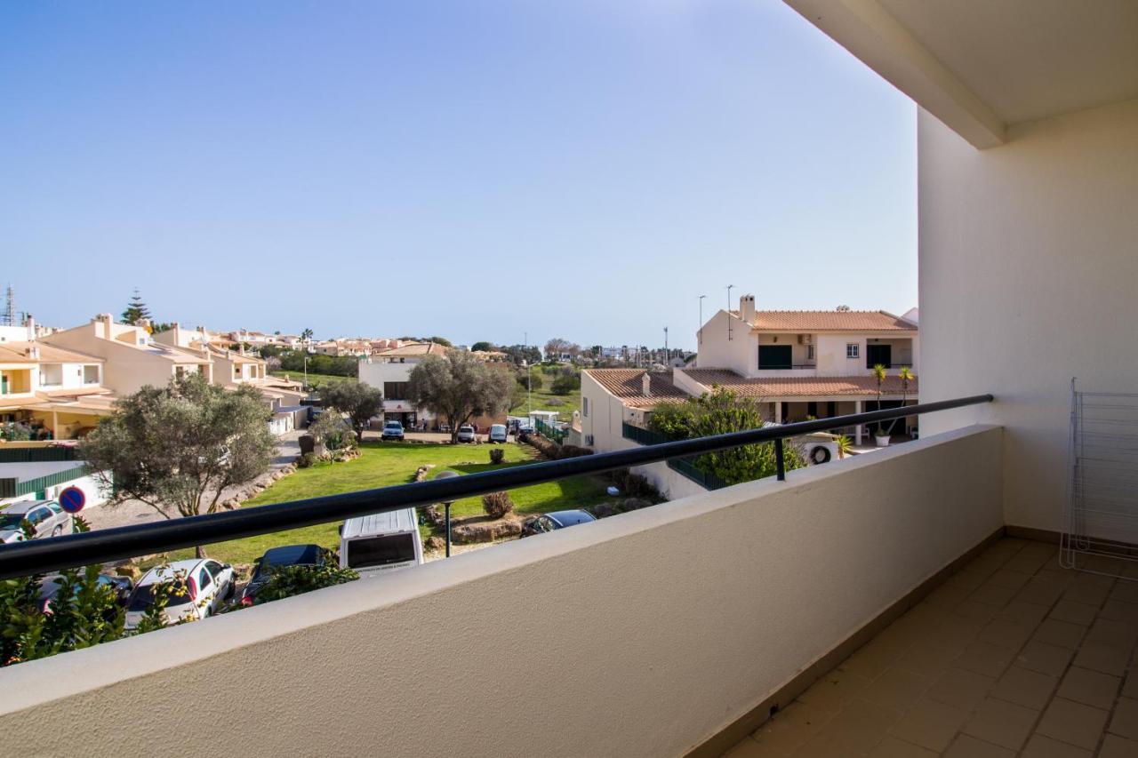 Family Apartment - Pool And Garden & Playground & Beach & Albufeira Ngoại thất bức ảnh