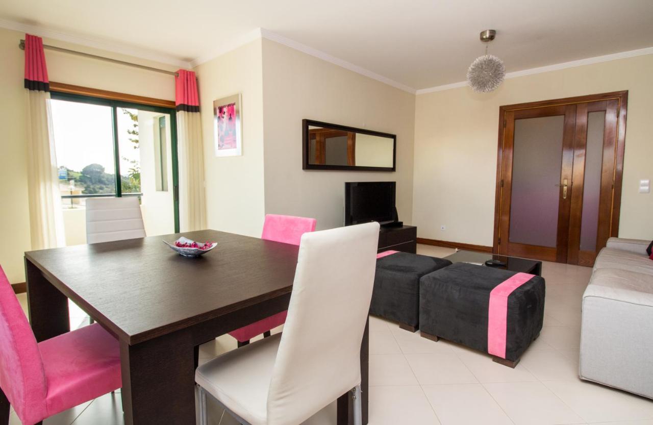 Family Apartment - Pool And Garden & Playground & Beach & Albufeira Ngoại thất bức ảnh
