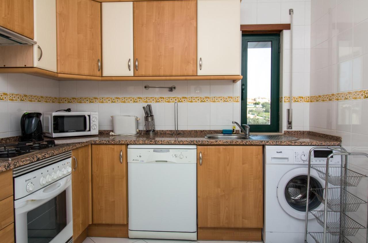 Family Apartment - Pool And Garden & Playground & Beach & Albufeira Ngoại thất bức ảnh