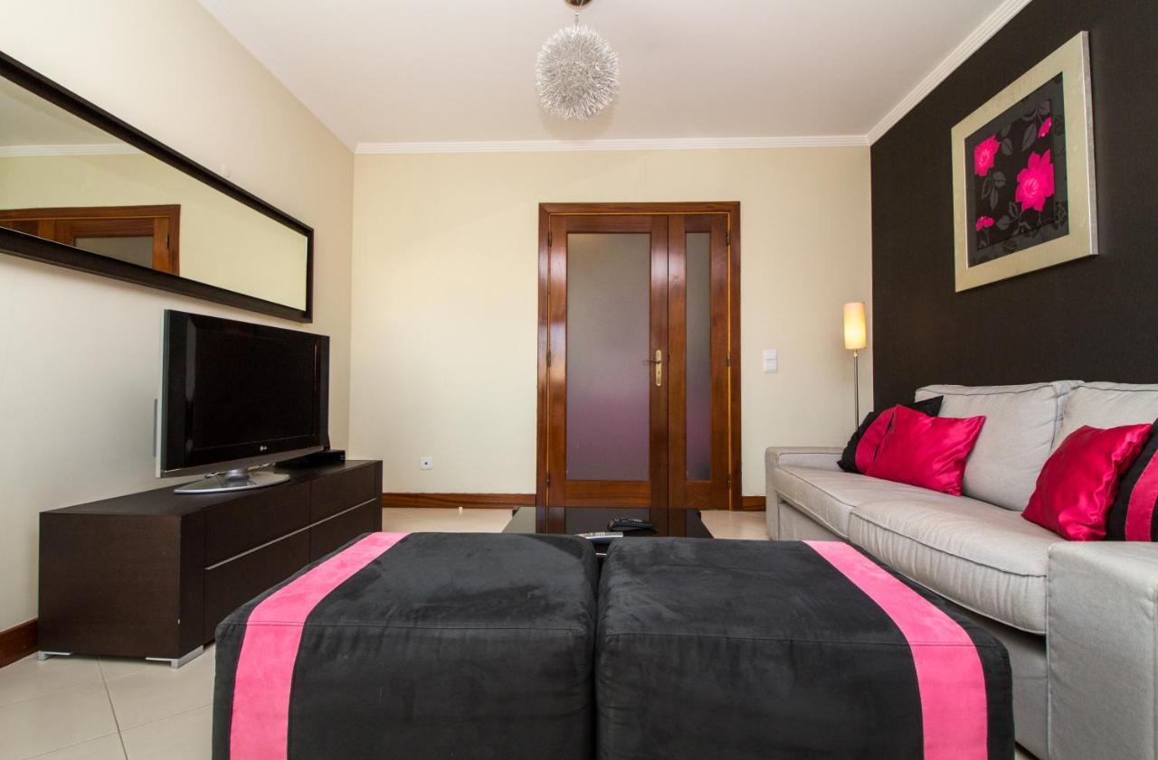 Family Apartment - Pool And Garden & Playground & Beach & Albufeira Ngoại thất bức ảnh