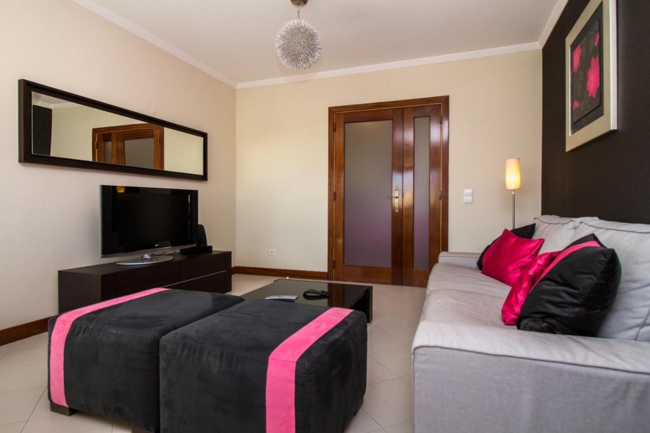 Family Apartment - Pool And Garden & Playground & Beach & Albufeira Ngoại thất bức ảnh