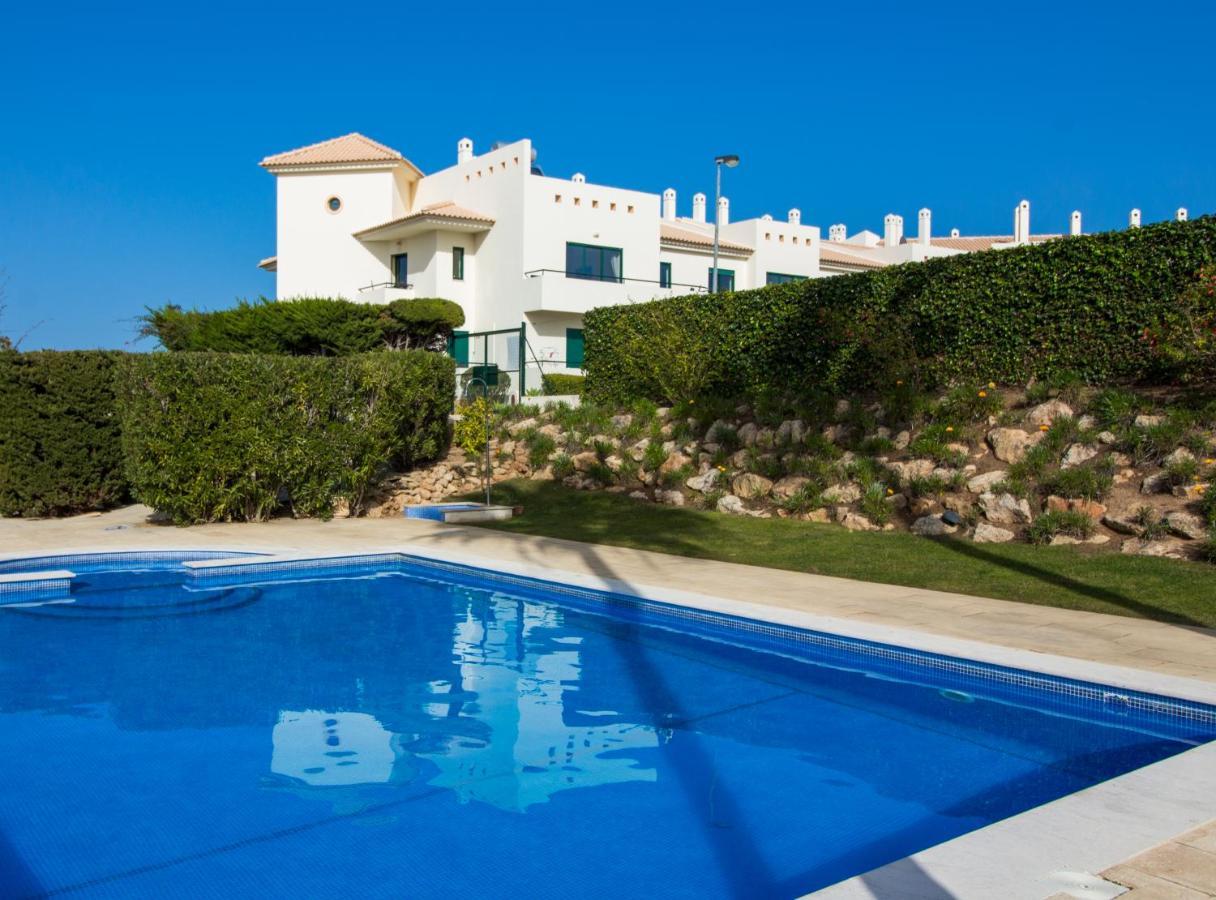 Family Apartment - Pool And Garden & Playground & Beach & Albufeira Ngoại thất bức ảnh
