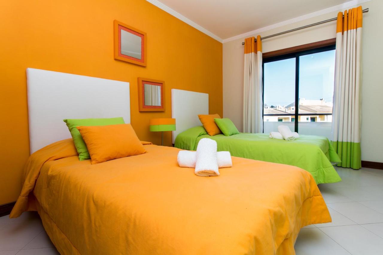Family Apartment - Pool And Garden & Playground & Beach & Albufeira Ngoại thất bức ảnh
