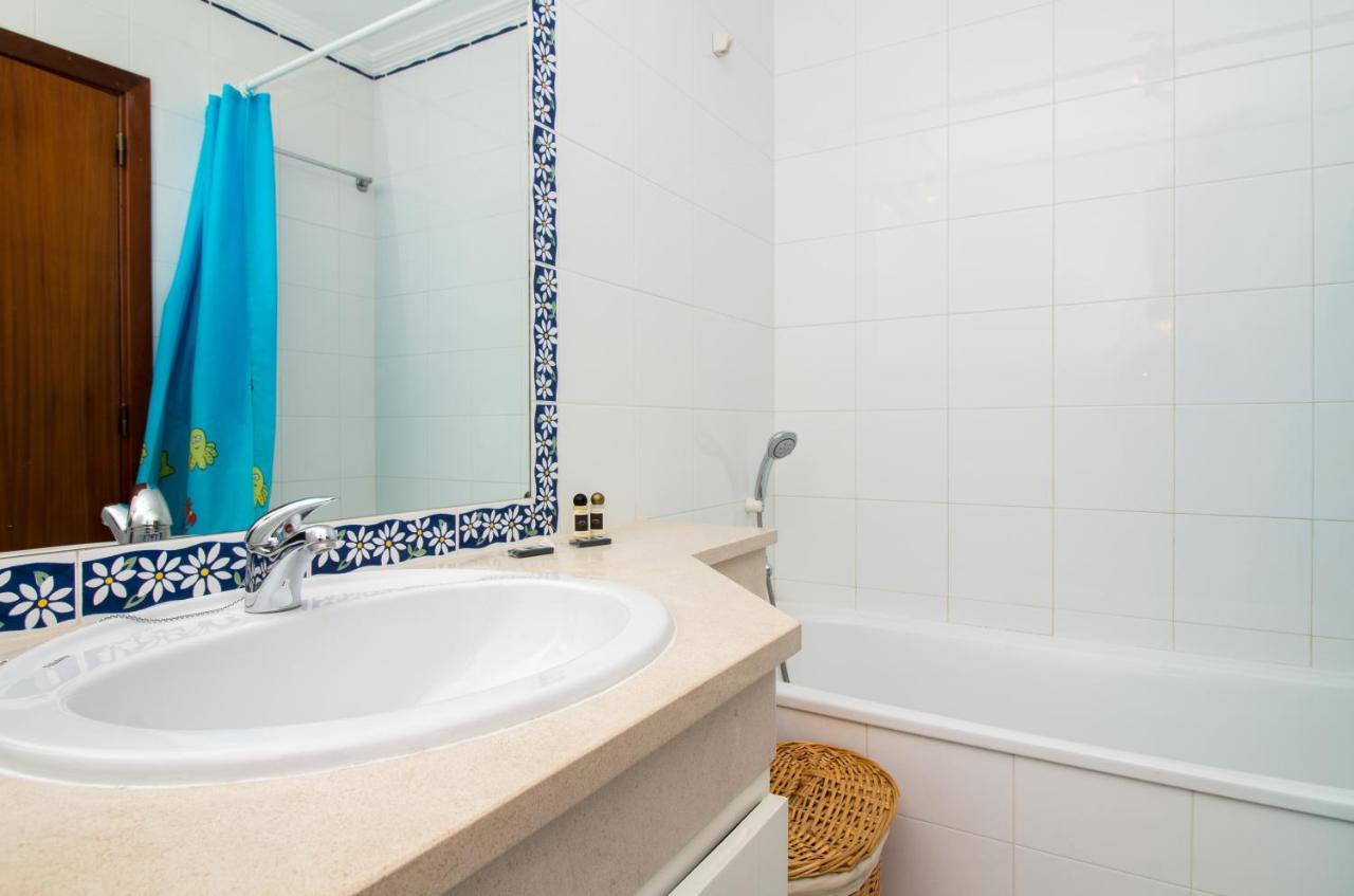 Family Apartment - Pool And Garden & Playground & Beach & Albufeira Ngoại thất bức ảnh