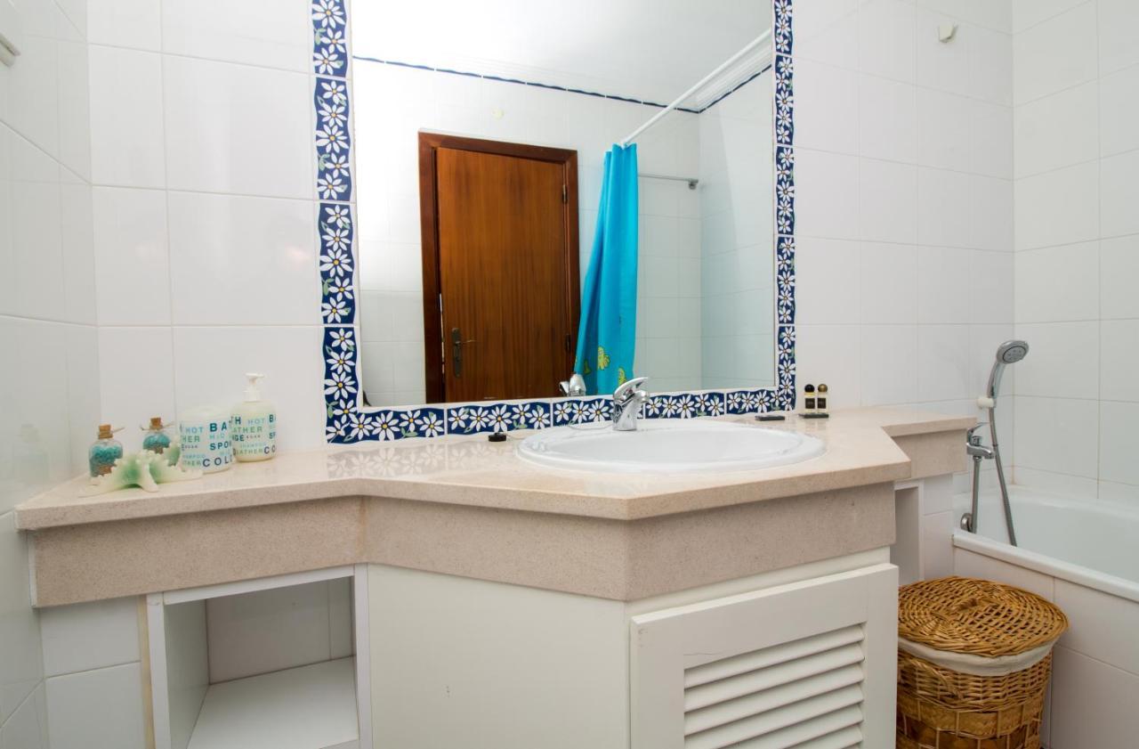 Family Apartment - Pool And Garden & Playground & Beach & Albufeira Ngoại thất bức ảnh