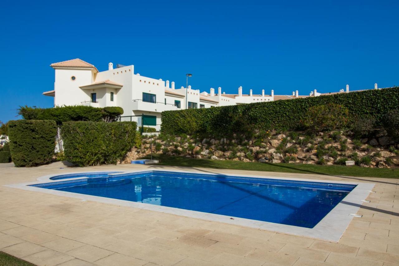 Family Apartment - Pool And Garden & Playground & Beach & Albufeira Ngoại thất bức ảnh