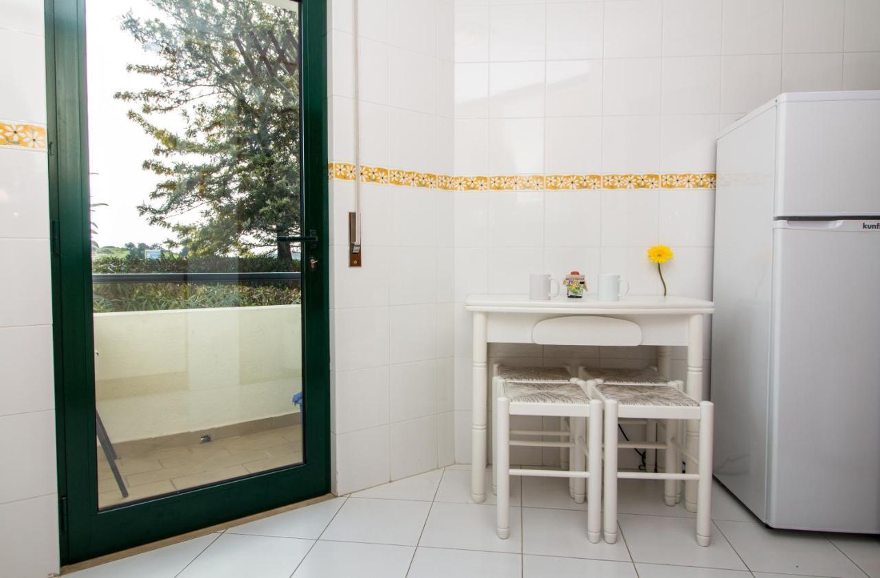 Family Apartment - Pool And Garden & Playground & Beach & Albufeira Ngoại thất bức ảnh